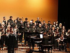 La Coral de la UA fusiona góspel, ópera y pop en su concierto de primavera