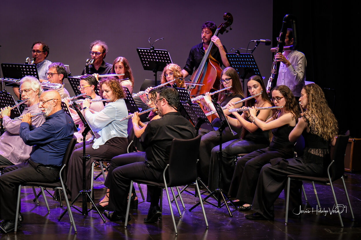 Orquesta Casanovas triunfa en Torrevieja y confirma concierto en Alicante